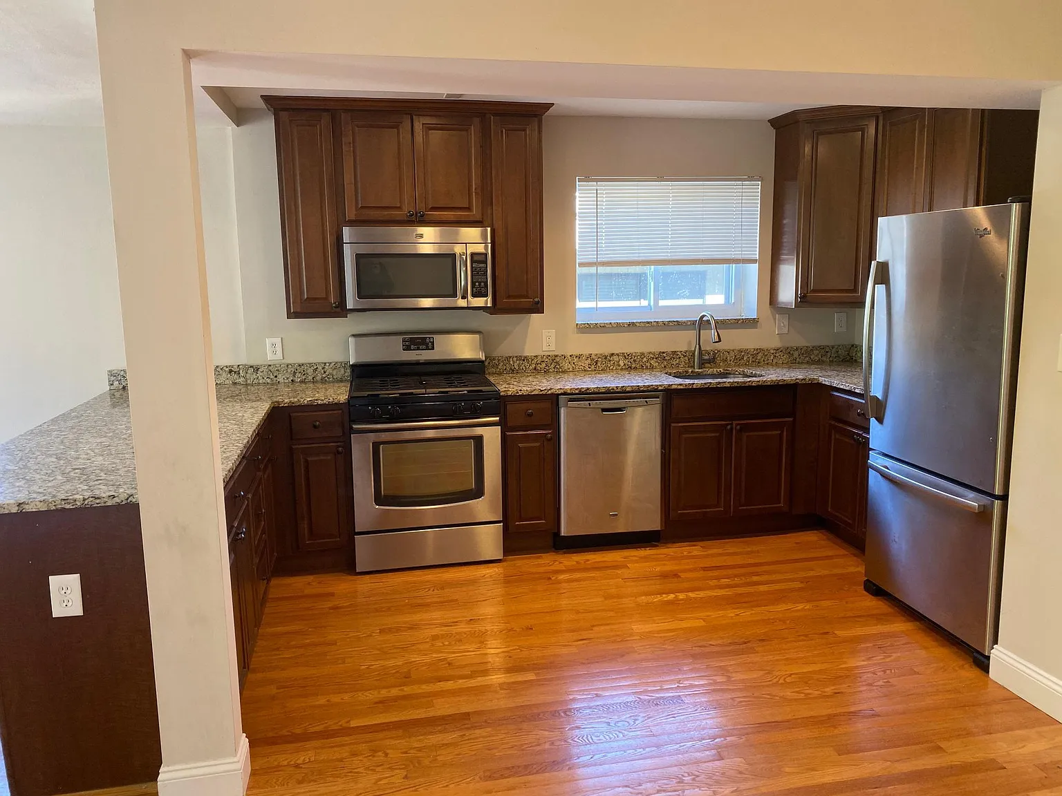 2 bed, $1,750 — Photo 4