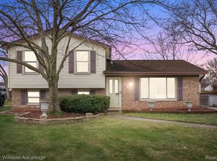 217 Greenleaf St, Canton, MI 48187