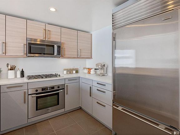 4th image of 555 4th St Unit 816