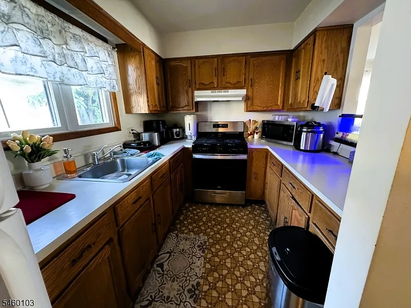 1 bed, 1.0 bath, $1,950 — Photo 4