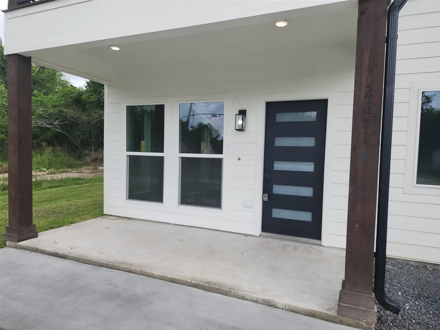 3 bed, 2.5 bath, 1602 sqft, $2,100 — Photo 4