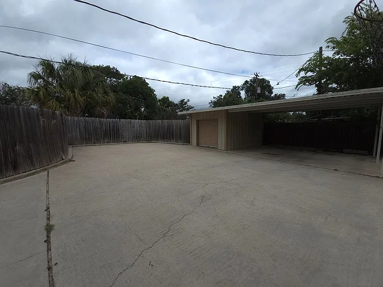 926 Pecan St — Photo 25