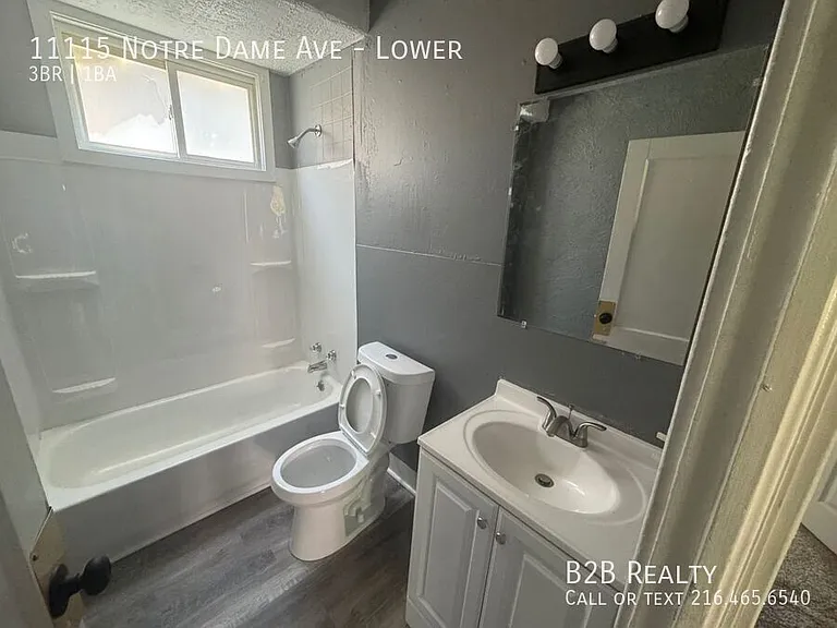 11115 Notre Dame Ave #LOWER — Photo 17