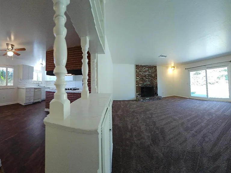 2272 Toluca Dr — Photo 7