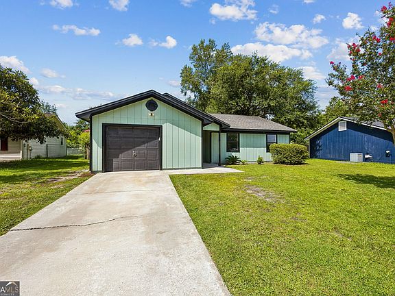 3rd image of 307 Sunnyside Dr