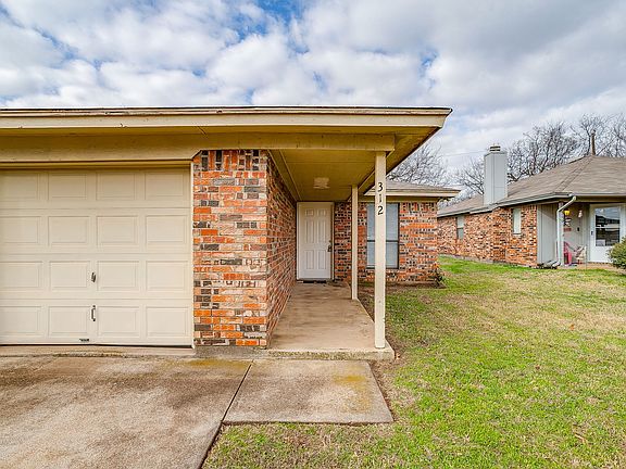 2nd image of 312 Briar Cir W
