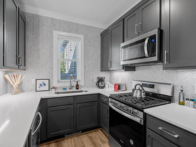 313 Price Ave — Photo 27