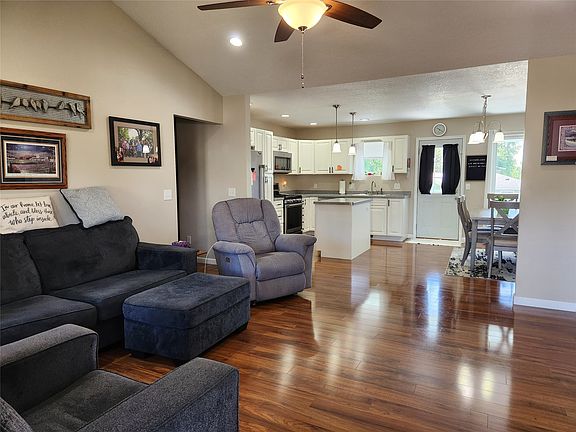 4th image of 1009 N Harlan St