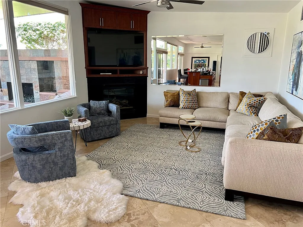 3 bed, 1280 sqft, $6,000 — Photo 3