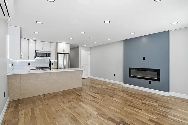 Living room, photo 3