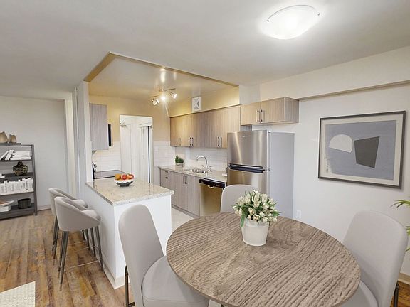 5th image of 99 Agnes St #3584