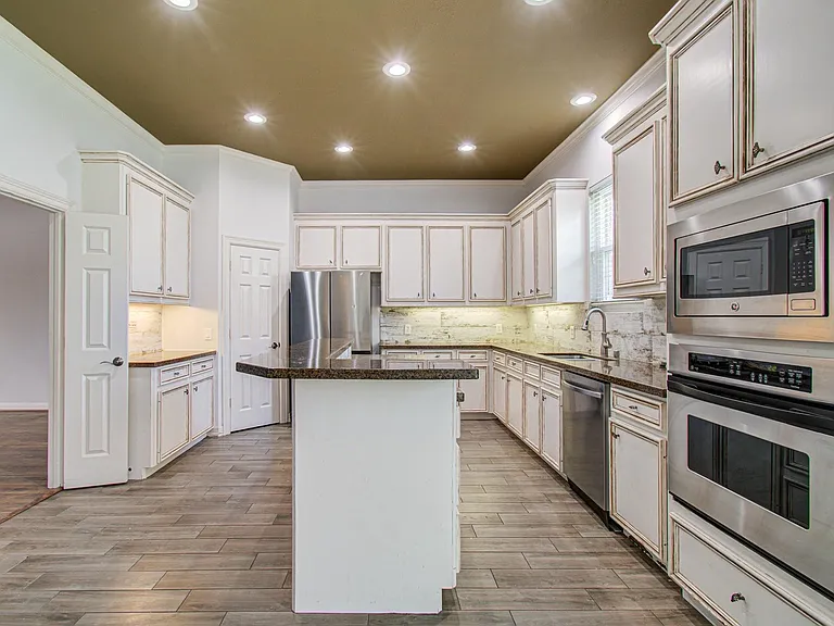 13514 Broadmeadow Ln — Photo 16