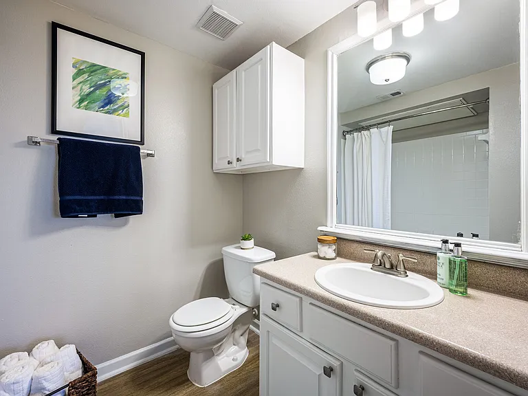 Baypoint Apartments — Photo 100