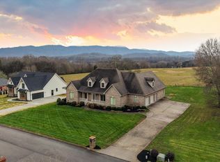 2570 Creekstone Cir, Maryville, TN 37804