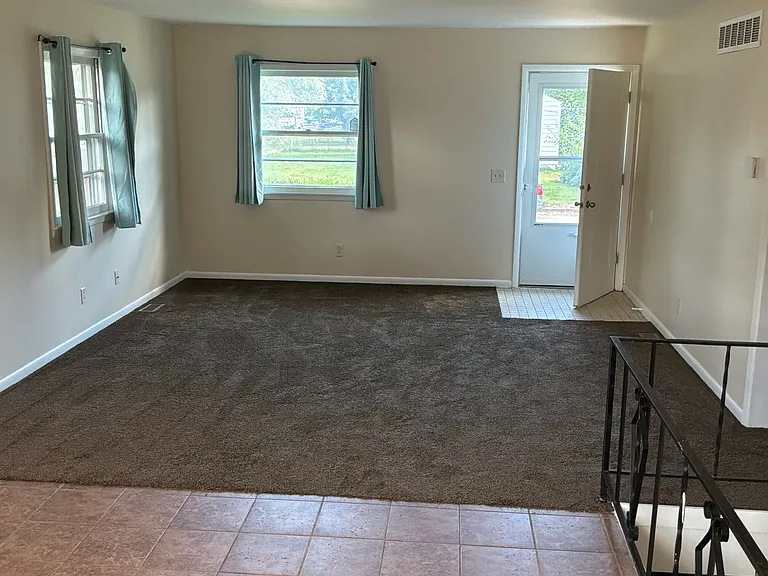 122 E Blake St — Photo 13