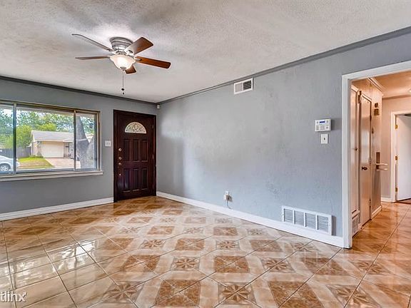 2nd image of 1914 Dorothy Dr