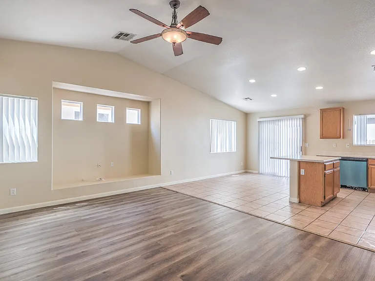 526 Regal Robin Way — Photo 4