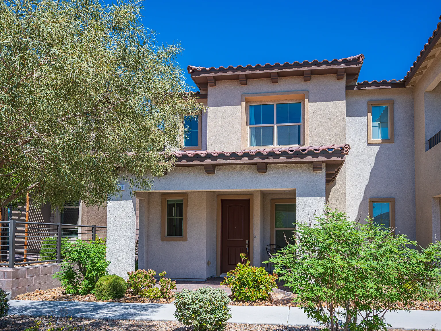 3 bed, 2.5 bath, 1542 sqft, $2,460 — Photo 1