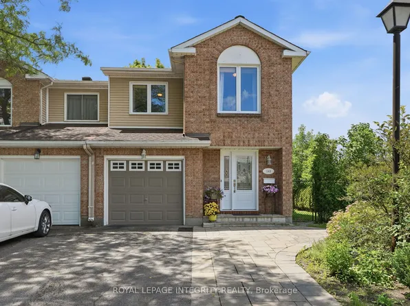 142 Gladecrest Ct, Ottawa, ON K2H 9J8