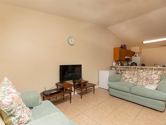 4th image of 5114 27th St SW