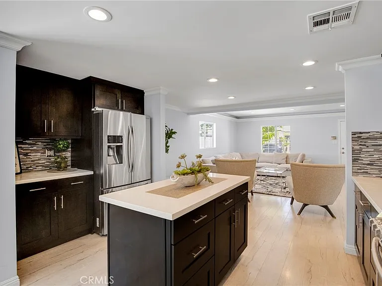 6823 Matilija Ave — Photo 8