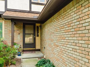 1602 Six Point Ct, Columbus, OH 43085