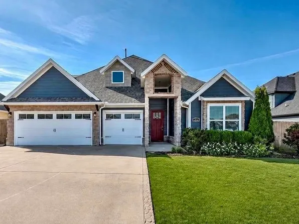1051 Silver Maple St, Centerton, AR 72719