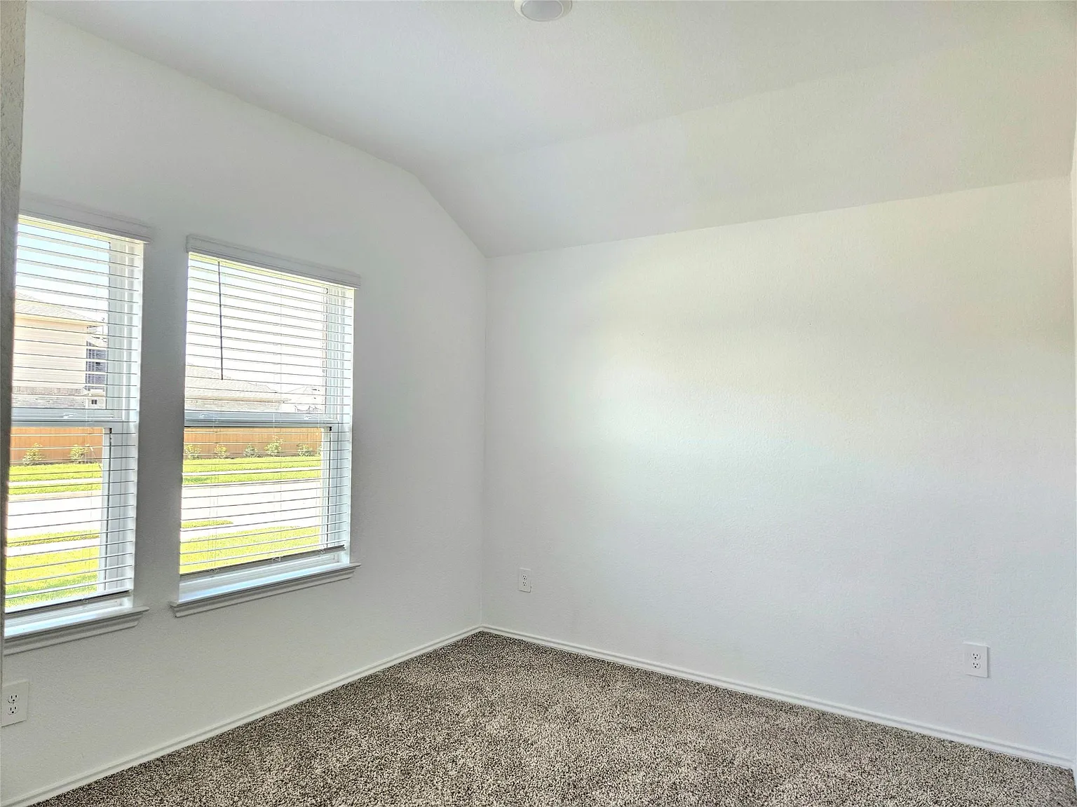 4 bed, 2.0 bath, $2,300 — Photo 4
