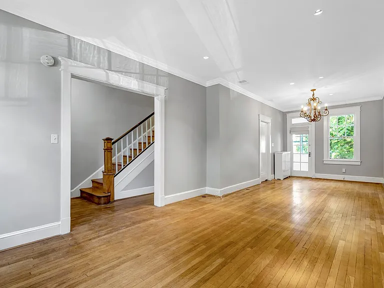1720 34th St NW — Photo 7