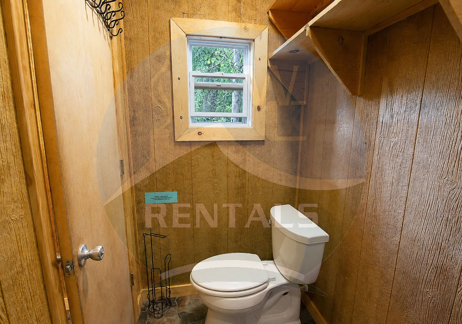 Peaceful Living, Convenient Location - Cabin in the woods with walking trails in Whittier NC! — Photo 3