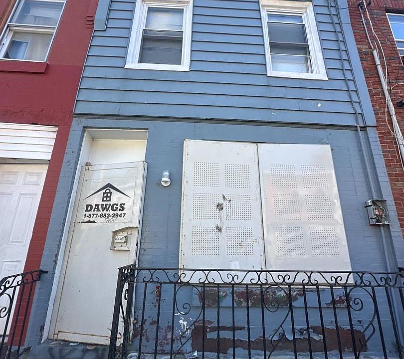 1st image of 2432 W Oakdale St