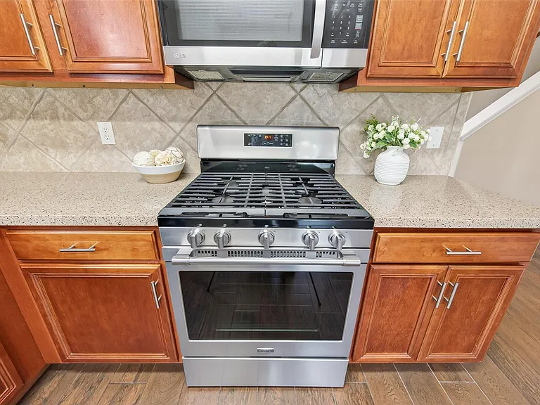 10427 Lyndon Meadows Dr — Photo 11
