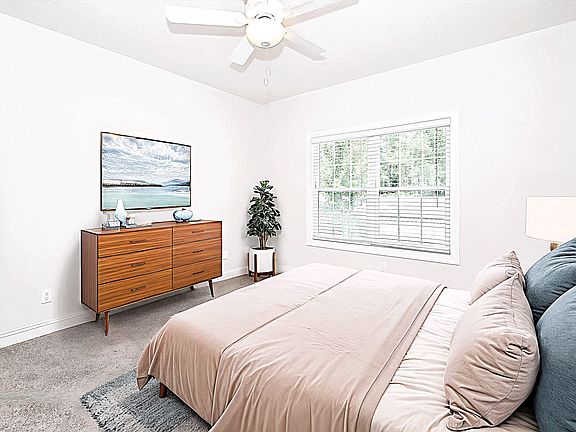 5th image of 1047 Walker Point Way
