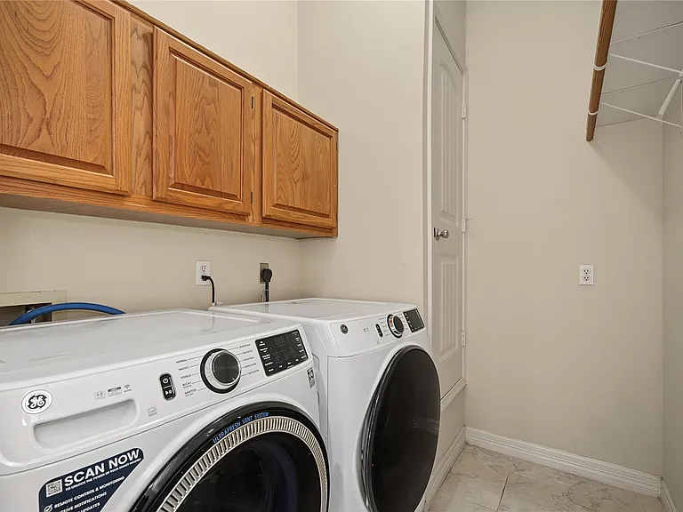 14135 Swallowfield Dr — Photo 31