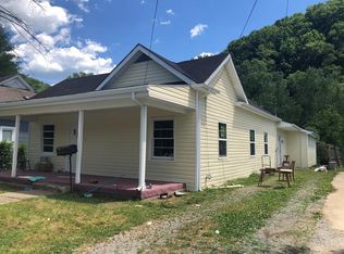 586 Riverside Dr, Prestonsburg, KY 41653