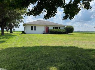 17463 100th St, Wapello, IA 52653