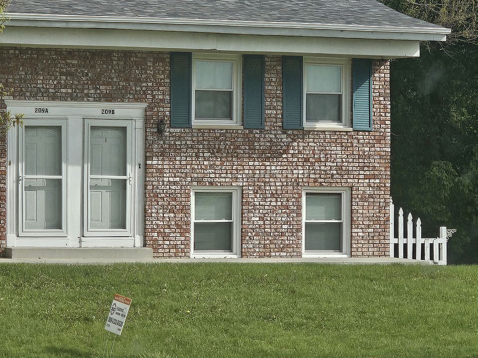 1st image of 209 Briarbrook Ln Unit B