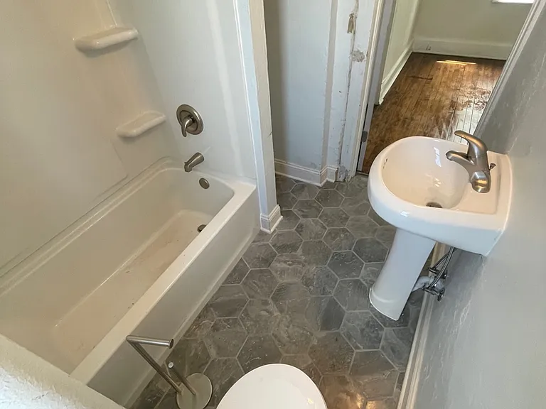 2037 Wiemann Ave — Photo 12