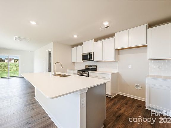 3rd image of 109 Tallulah Ct
