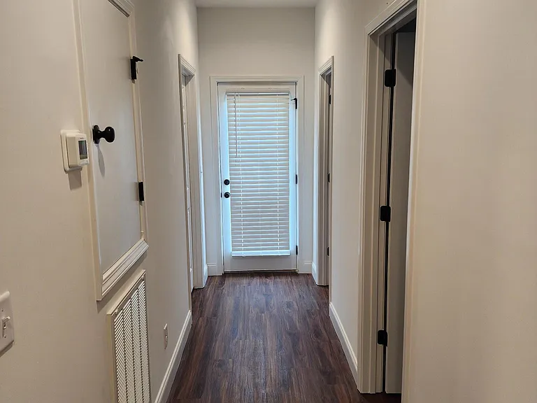 1090 Kinsey Dr — Photo 7
