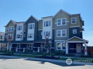 19277 NE 69th Way #101, Redmond, WA 98052