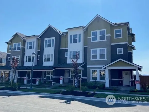 19277 NE 69th Circle #101, Redmond, WA 98052