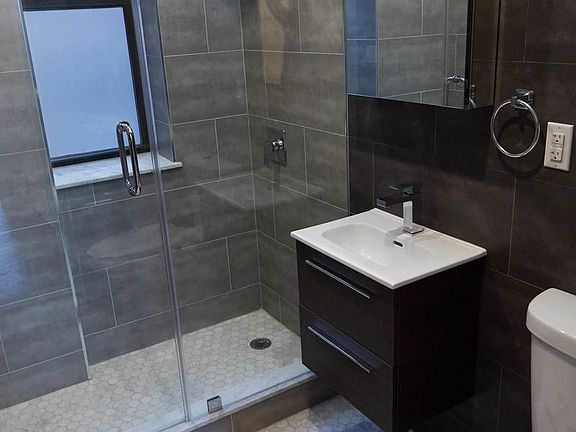 4th image of 921 Washington Ave #505