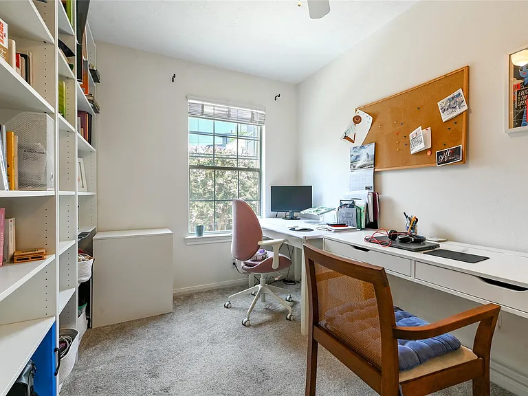1004 Ruthven St — Photo 14