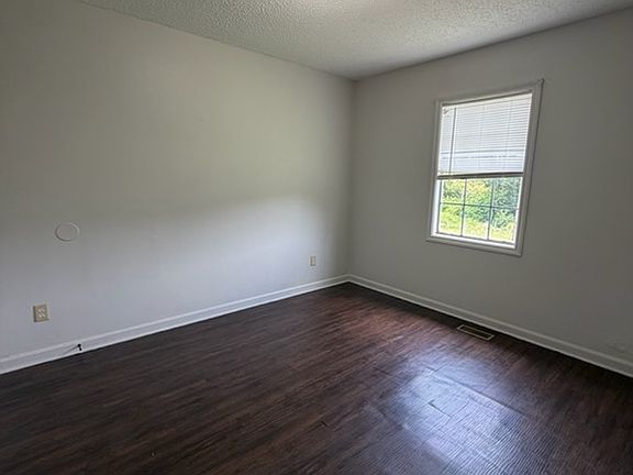 5th image of 219 Horton Dr #B