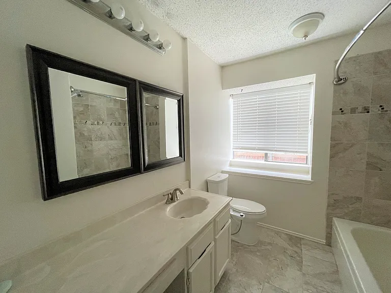 621 Phillips Dr — Photo 17