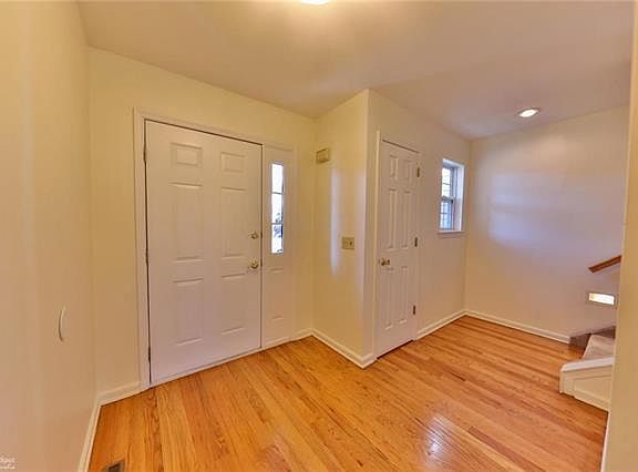 4th image of 4301 Bedford Dr