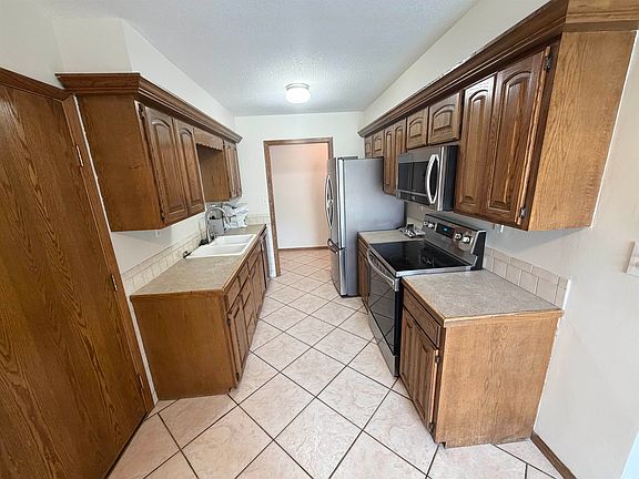4th image of 3003 S Edwards Ave