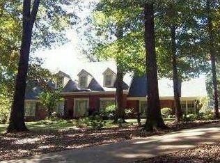 333 N Hidden Valley Rd, Grenada, MS 38901