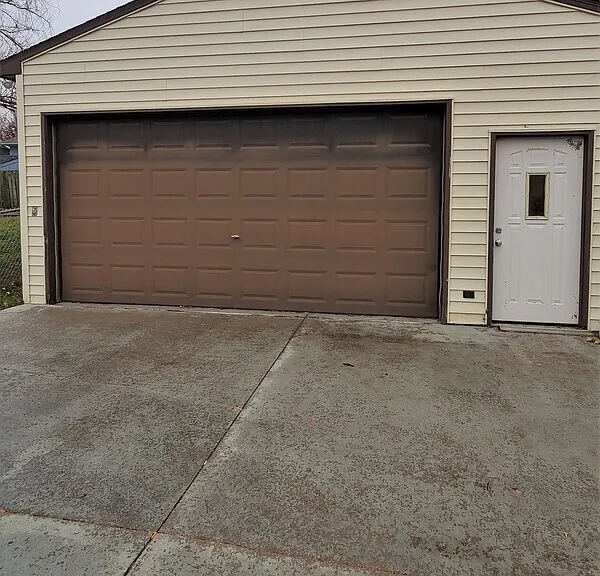 6235 Langdon Ave SW — Photo 29